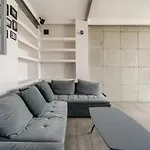 Apartment Skyline And Silence 2br 2 Balconies *